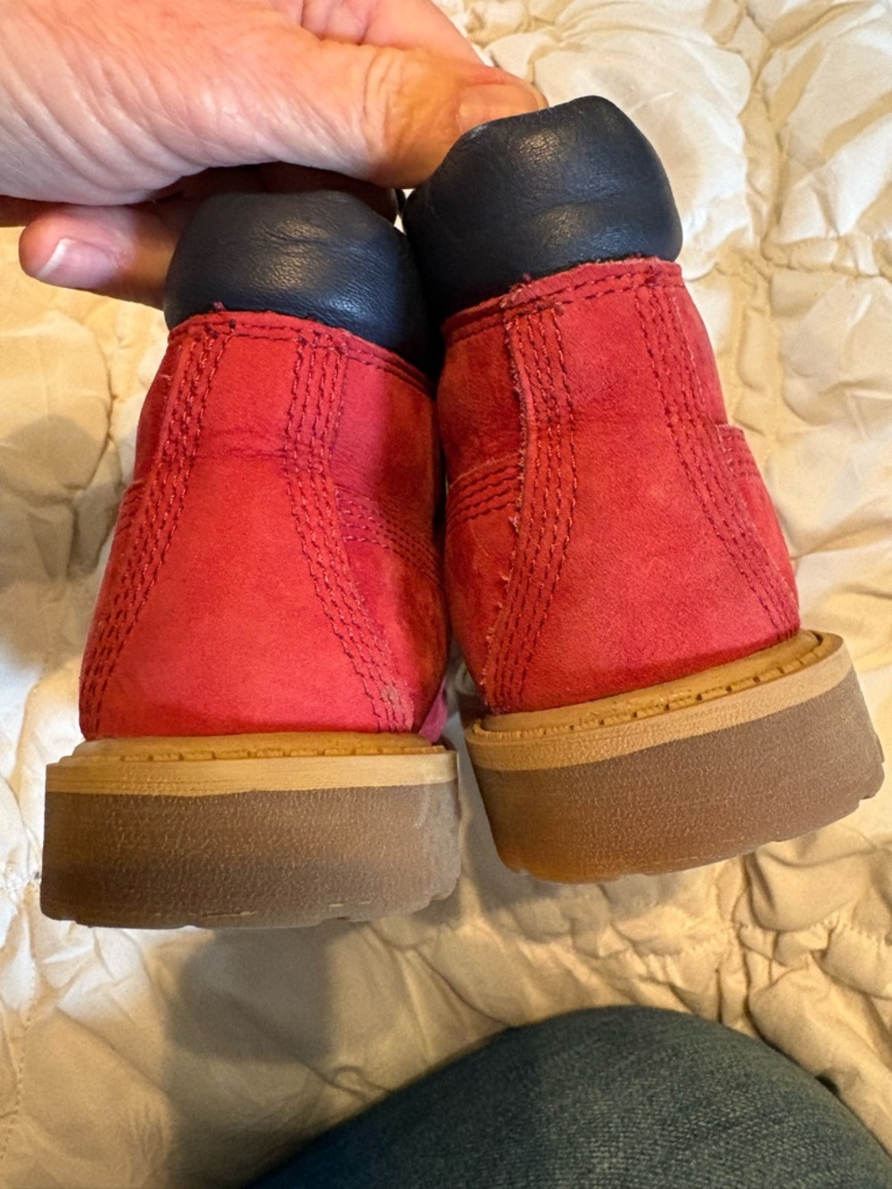 Timberland Red Suede Kids' Boots with Blue Laces - Picture 5 of 13
